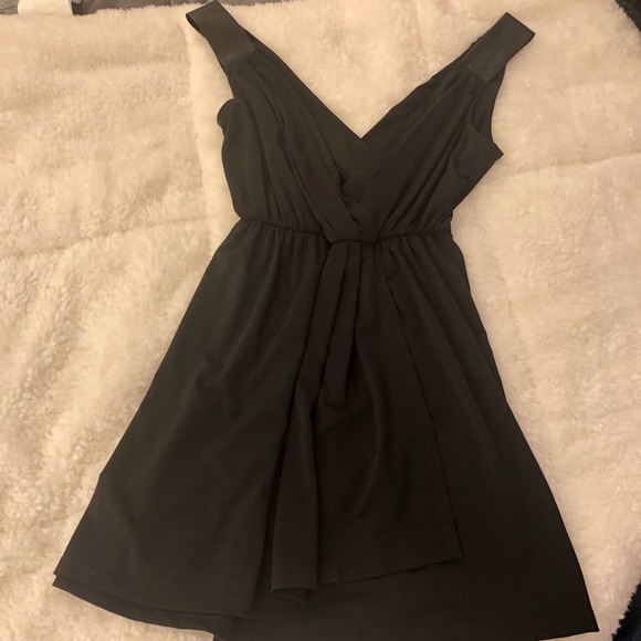 Dress - Picture 3 of 4